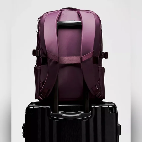 Lululemon New Crew Backpack 22L Updated Black Plum - Picture 6 of 9